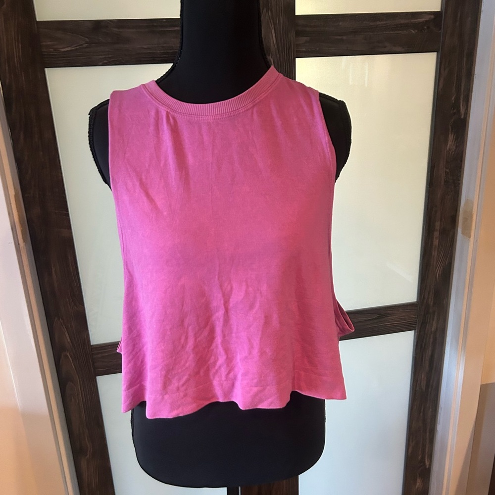 Cropped Pink Sleeveless Tank Top - Brand Not Visible